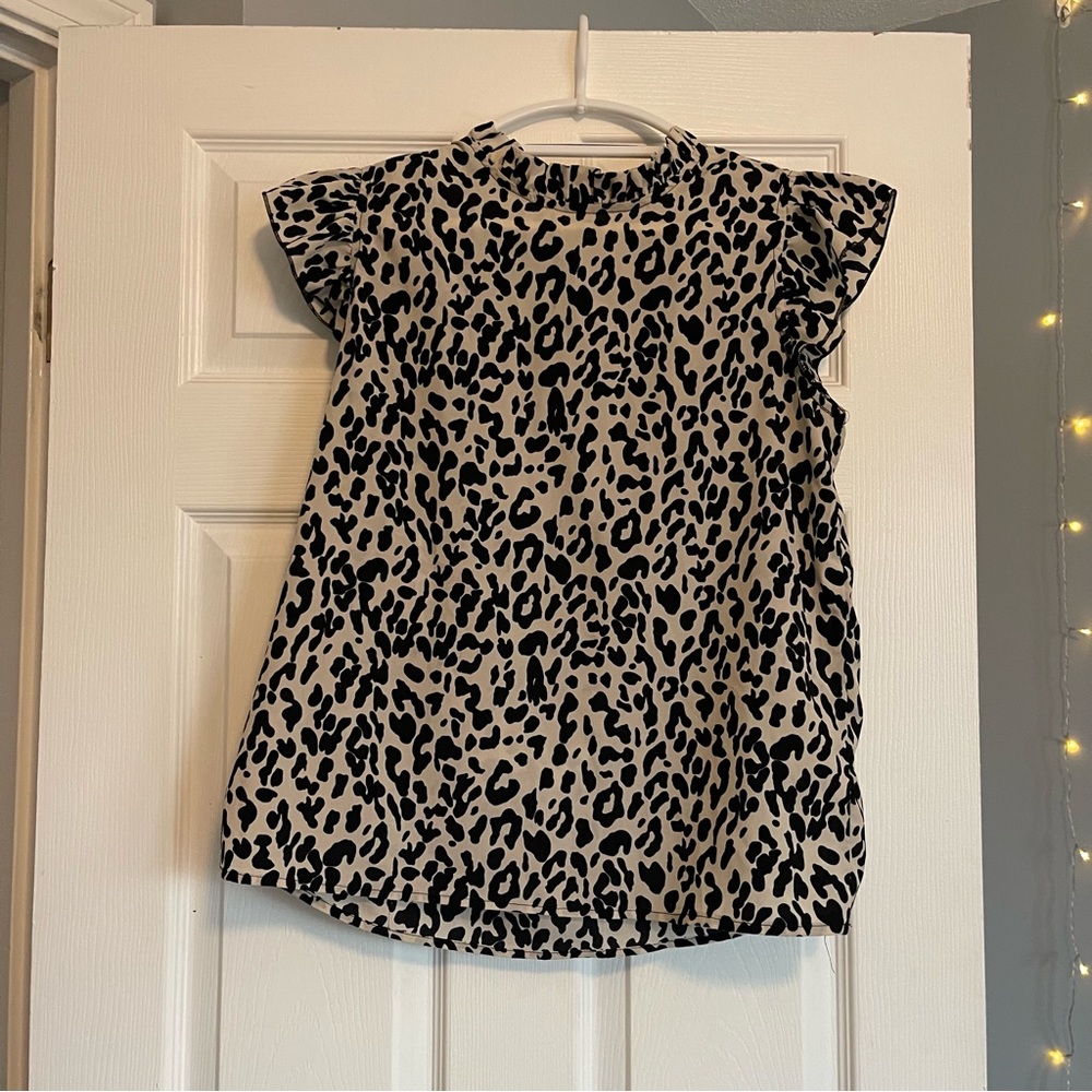 EUC Women’s size M SHEIN tank blouse